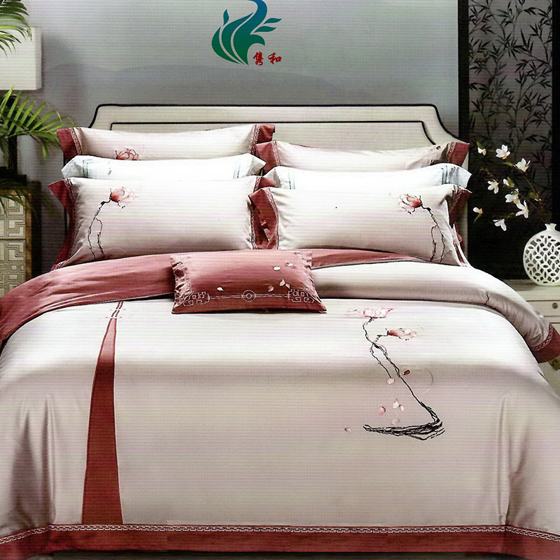 赢家体育60贡缎绣花四件套（菩提红）